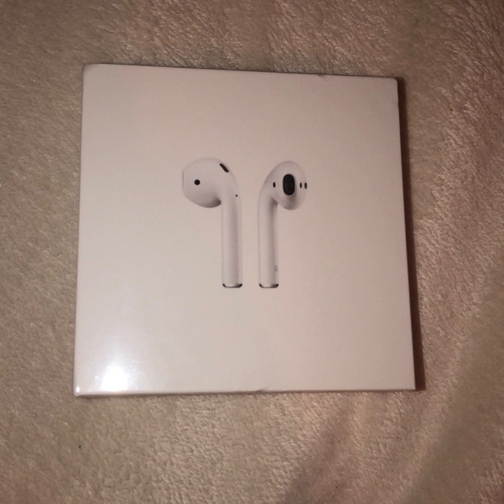 Apple air pods & charging case